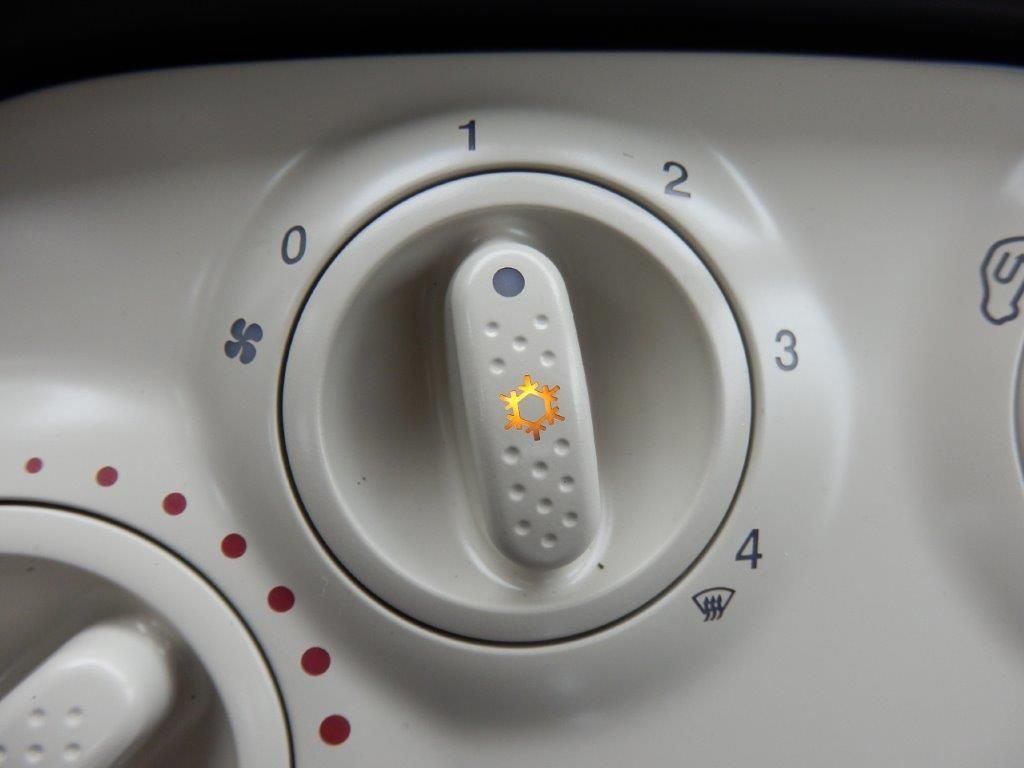 27879021-14.jpg