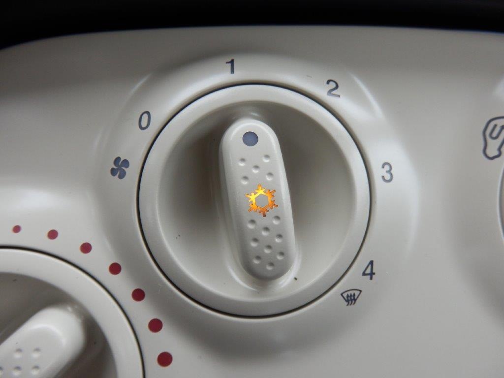 27879021-14.jpg