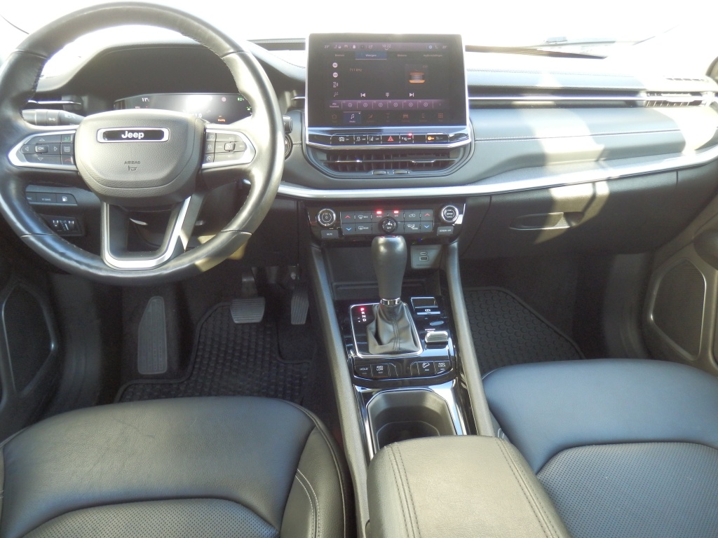 42693660-10.jpg