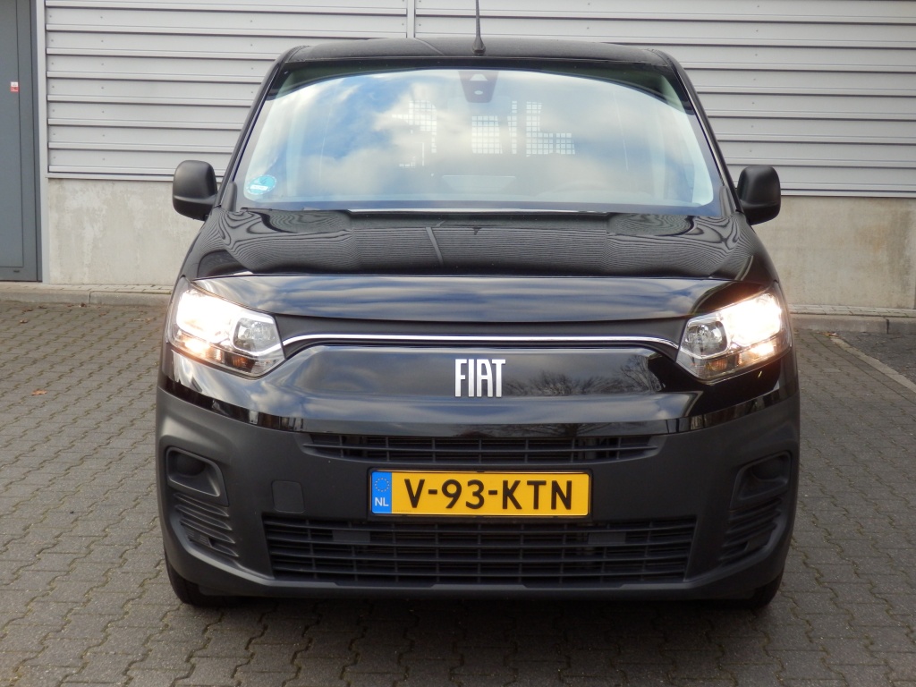 43267046-3.jpg