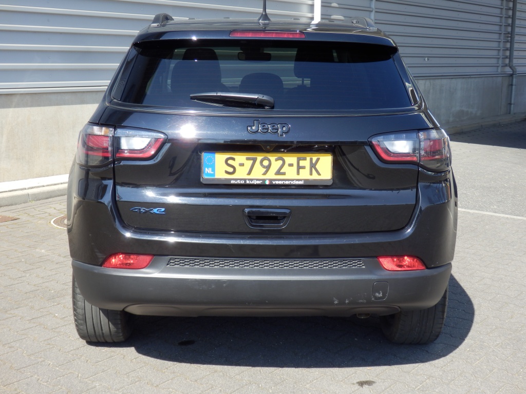 44214731-19.jpg