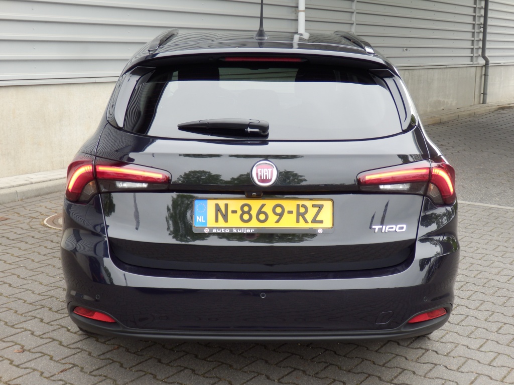 44485174-4.jpg