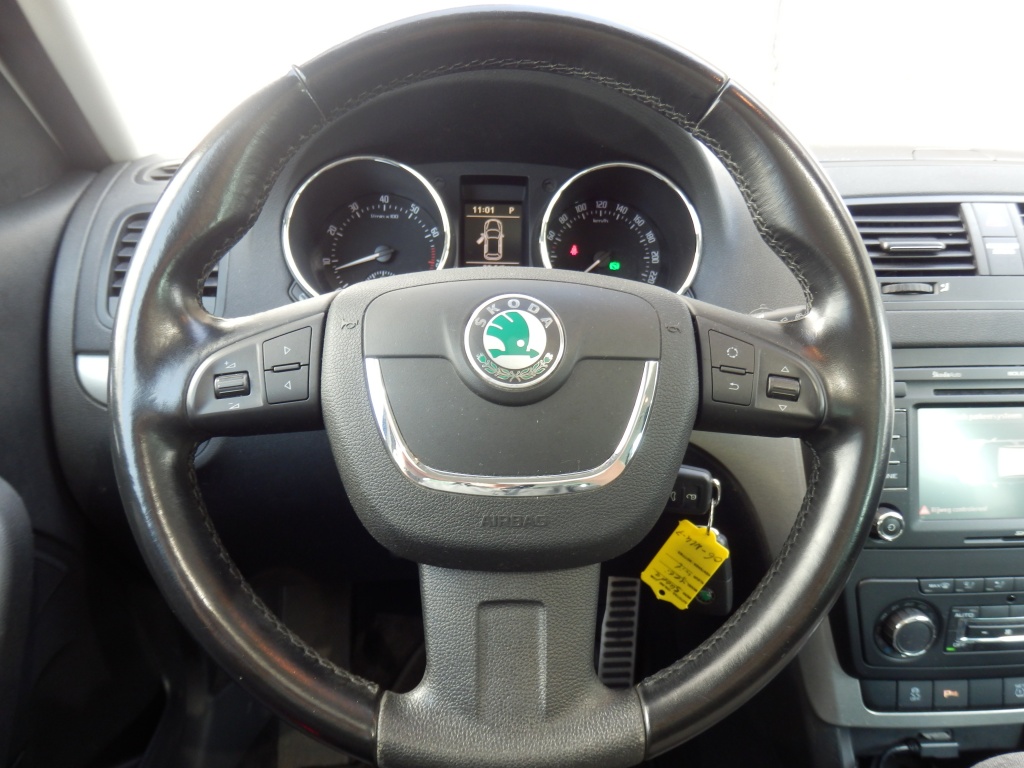 46915298-10.jpg