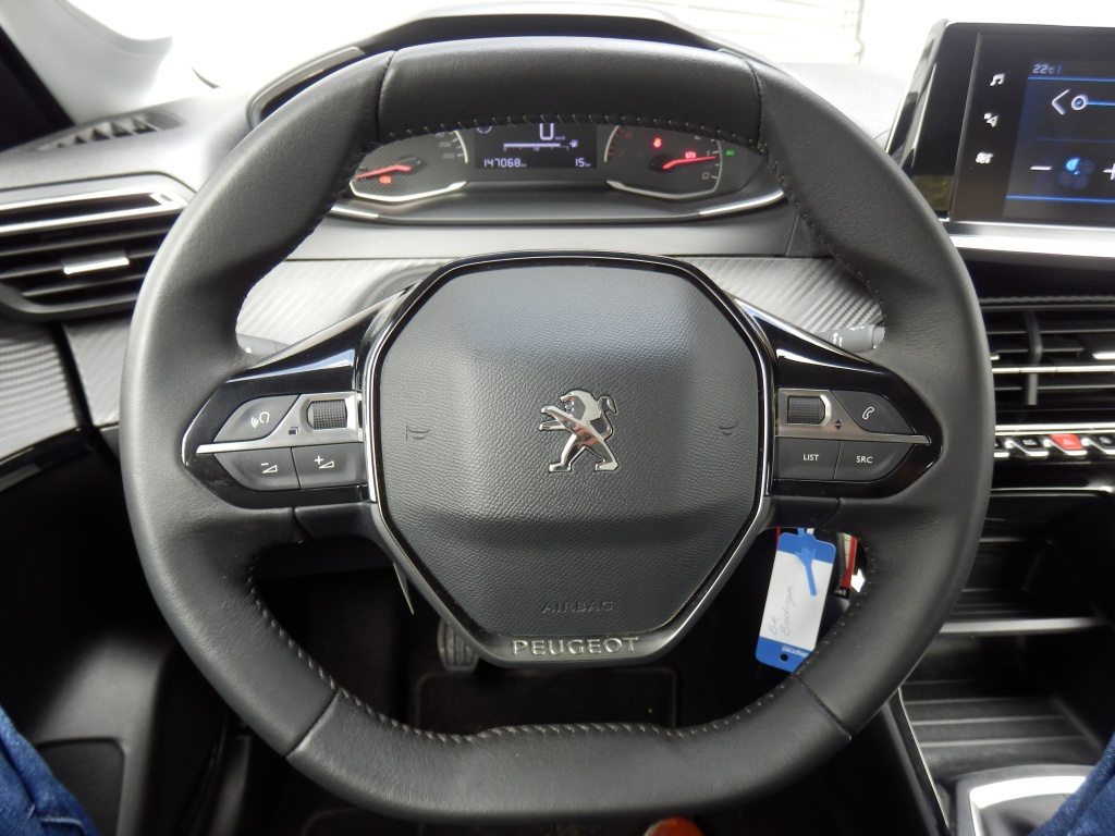 47161437-10.jpg