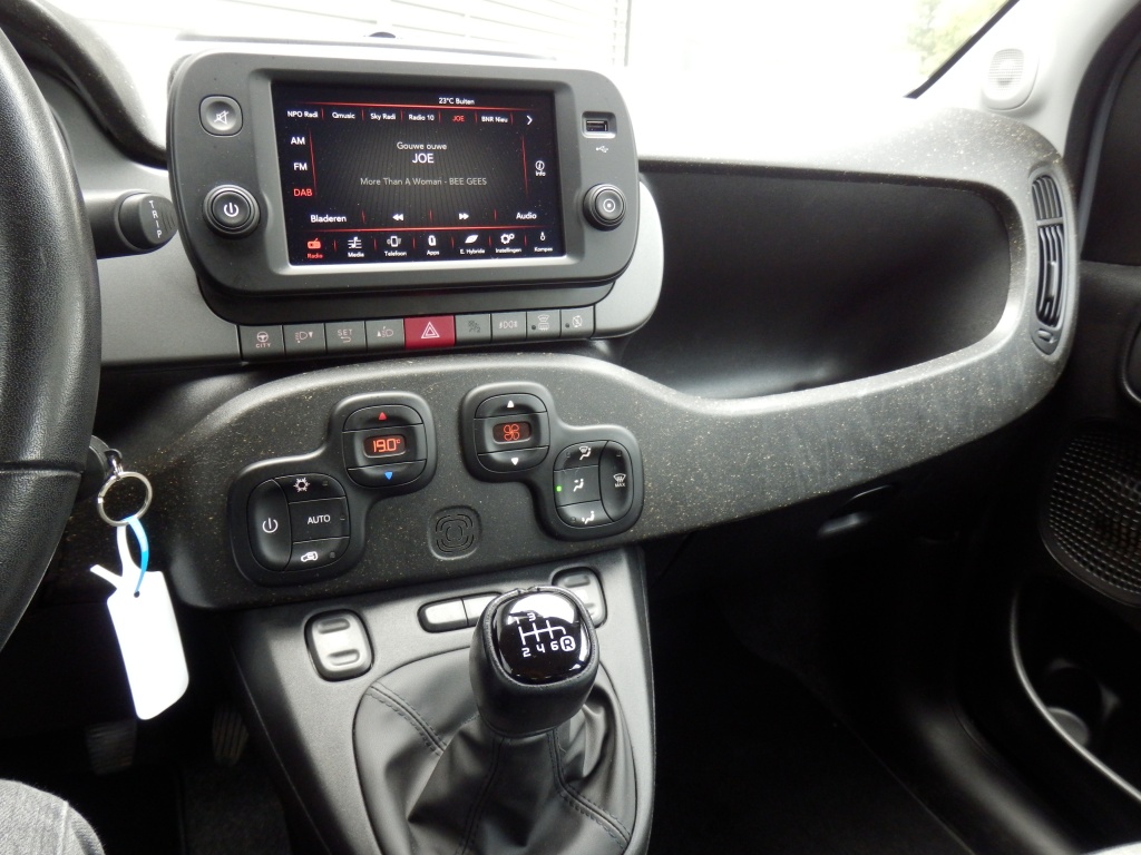 47381042-15.jpg