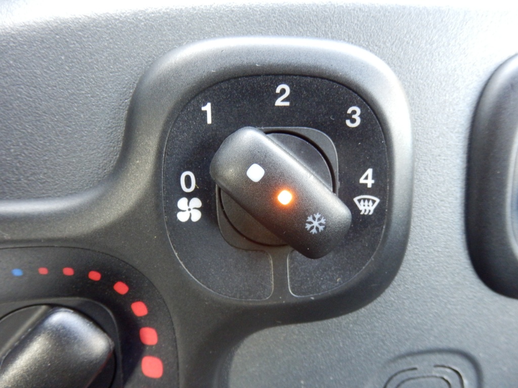 47869977-17.jpg