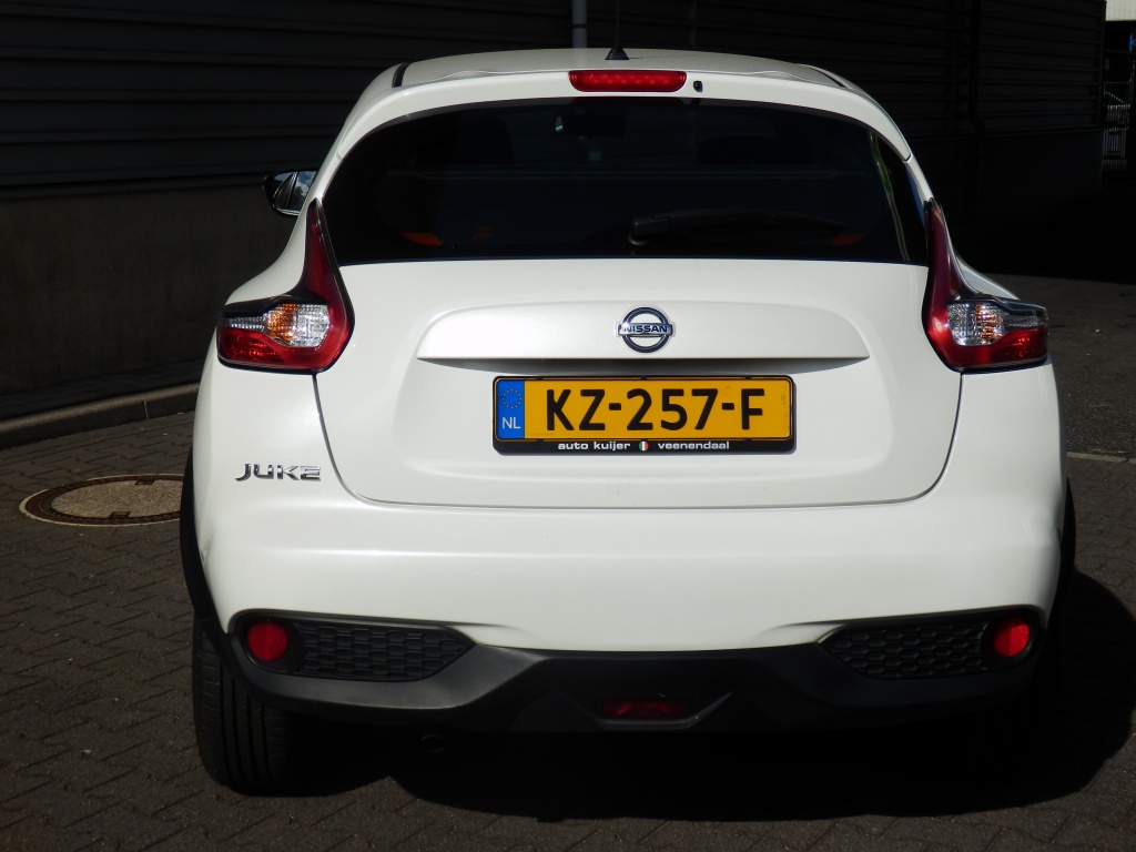 47890852-4.jpg