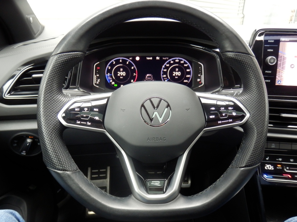 47897884-12.jpg