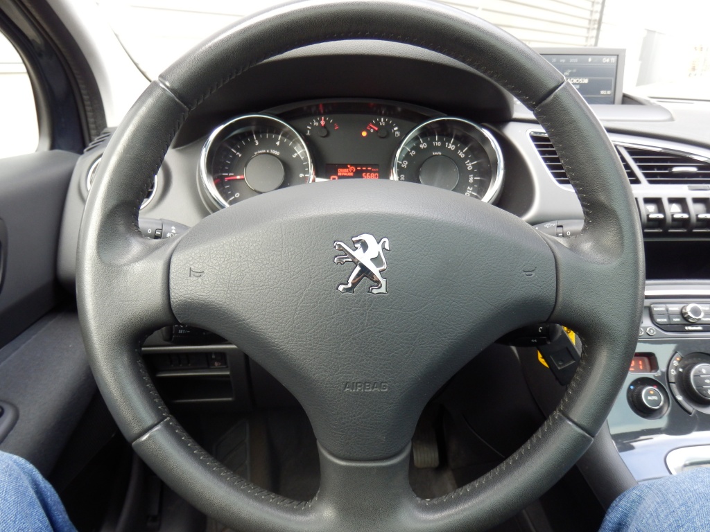 47899149-11.jpg