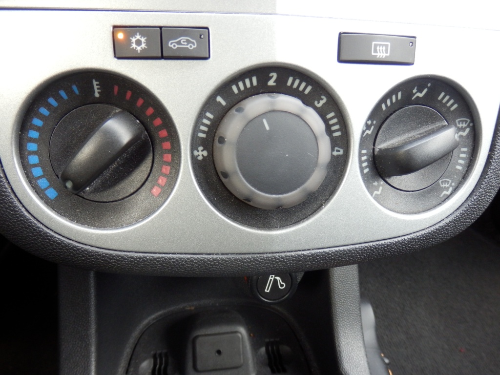 47973497-22.jpg