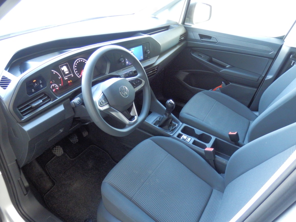48027045-4.jpg