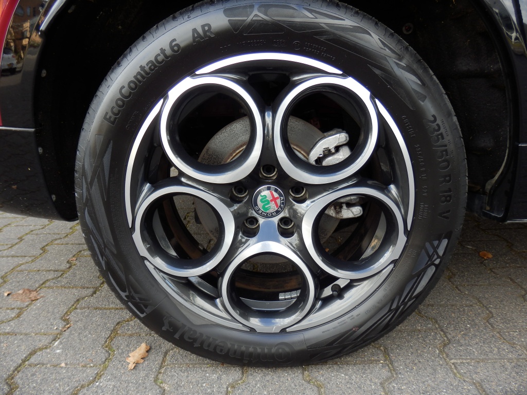 52509056-17.jpg