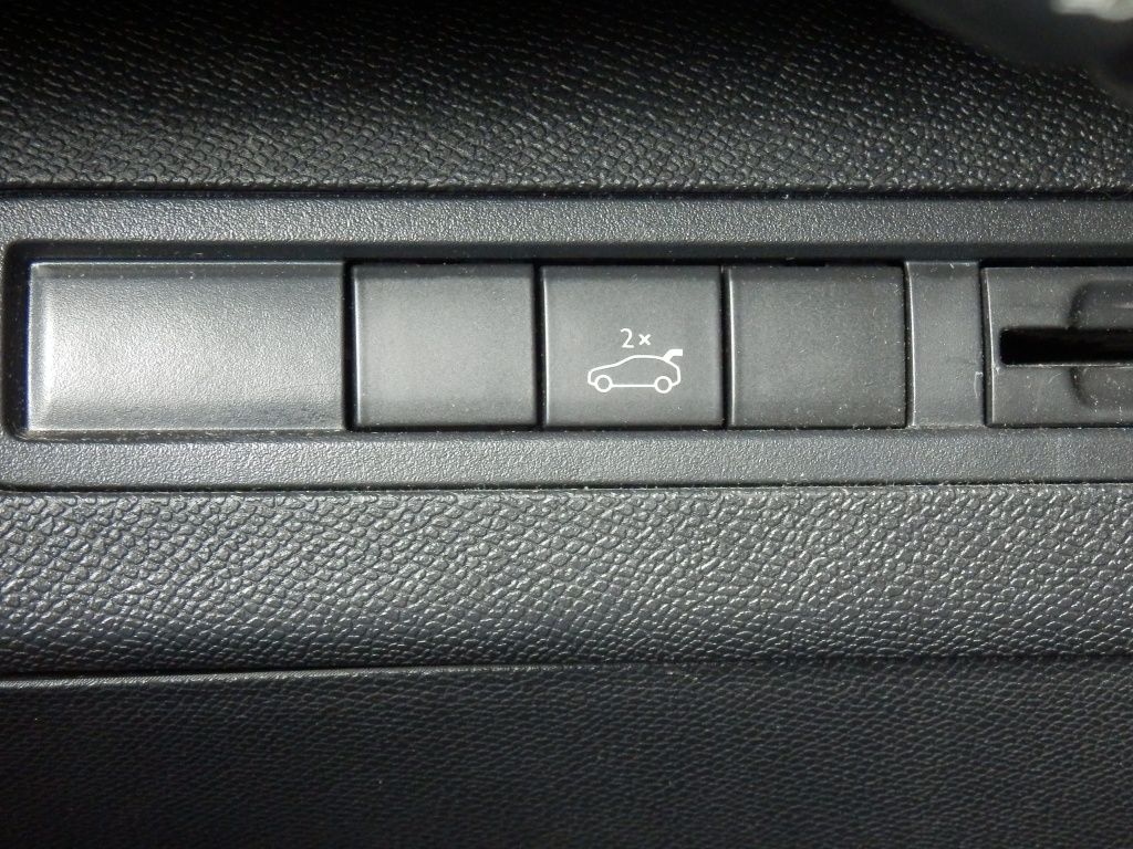 56398957-18.jpg